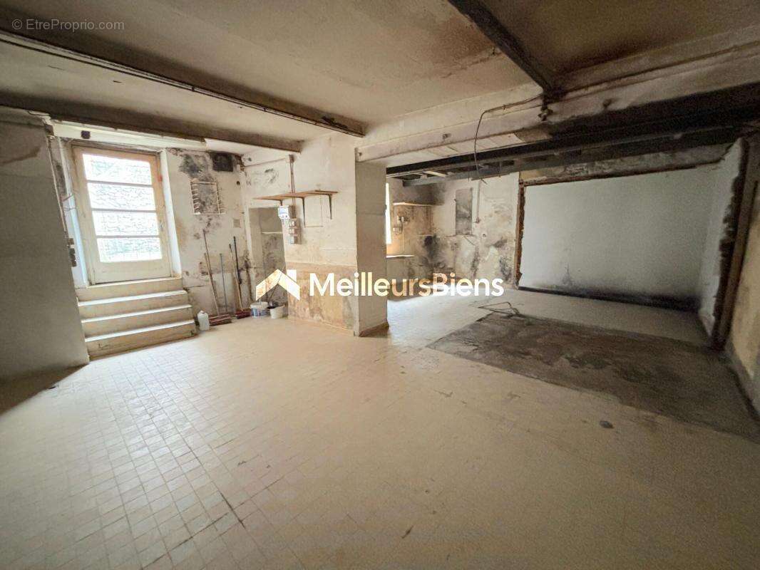 Commerce à BOURG-SAINT-ANDEOL