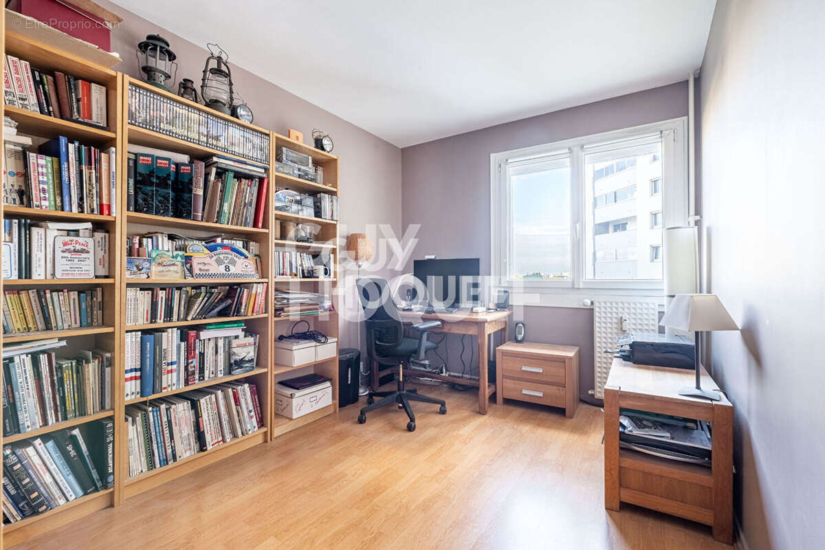 Appartement à GENNEVILLIERS