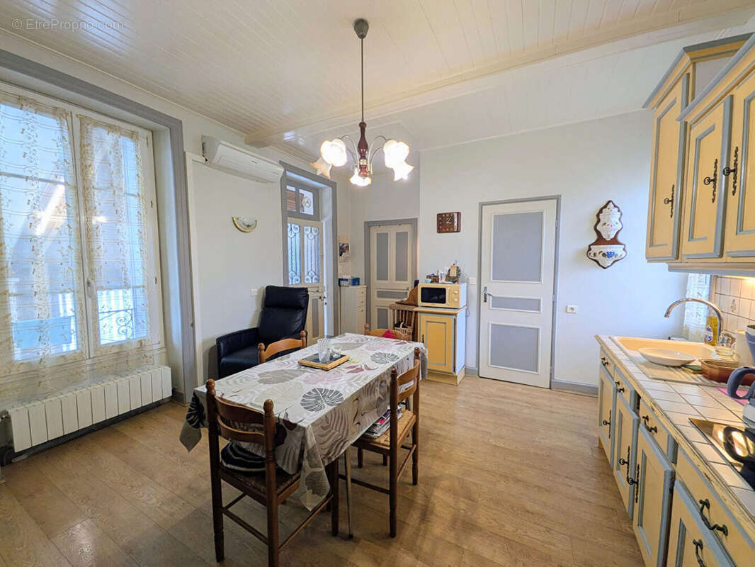 Maison à ARPAJON-SUR-CERE