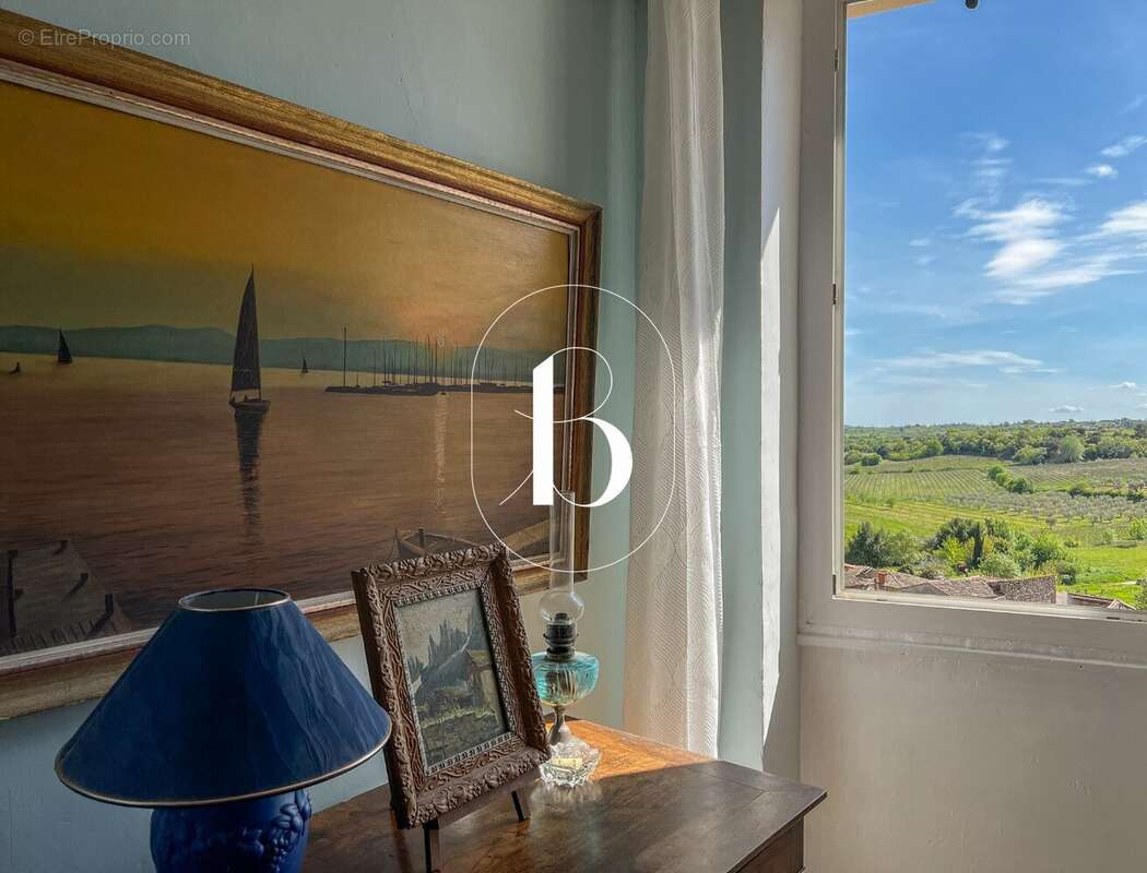 Maison à SAINT-SAUVEUR-DE-CRUZIERES