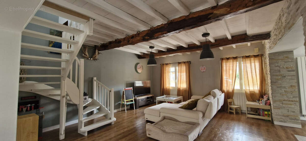 Maison à SAINT-CIERS-DU-TAILLON