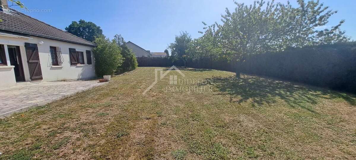 Pavillon de plain pied - 99m² hab + 2 garage - 1154m² de terrain - photo 6