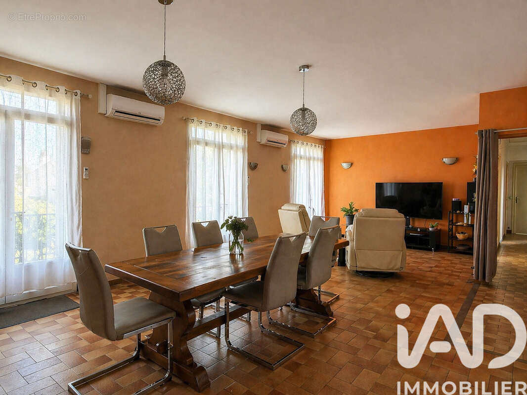 Maison 135 m² à Aunac  - photo 3