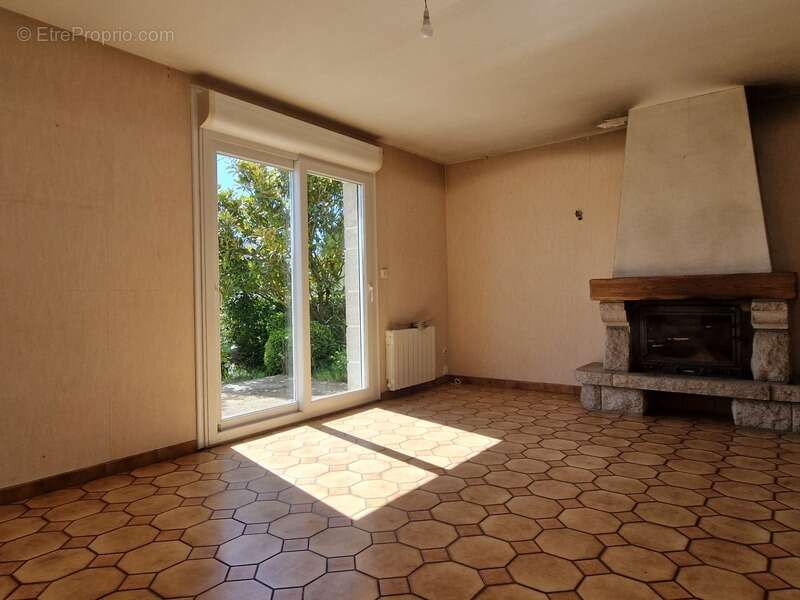 Maison à POMMERIT-LE-VICOMTE