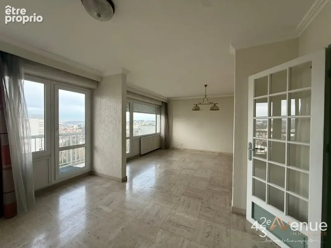 Appartement à SAINT-ETIENNE