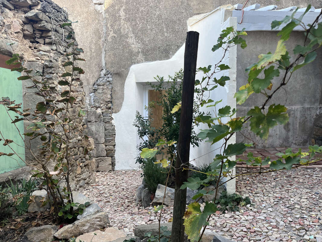 Maison à MONTBRUN-DES-CORBIERES