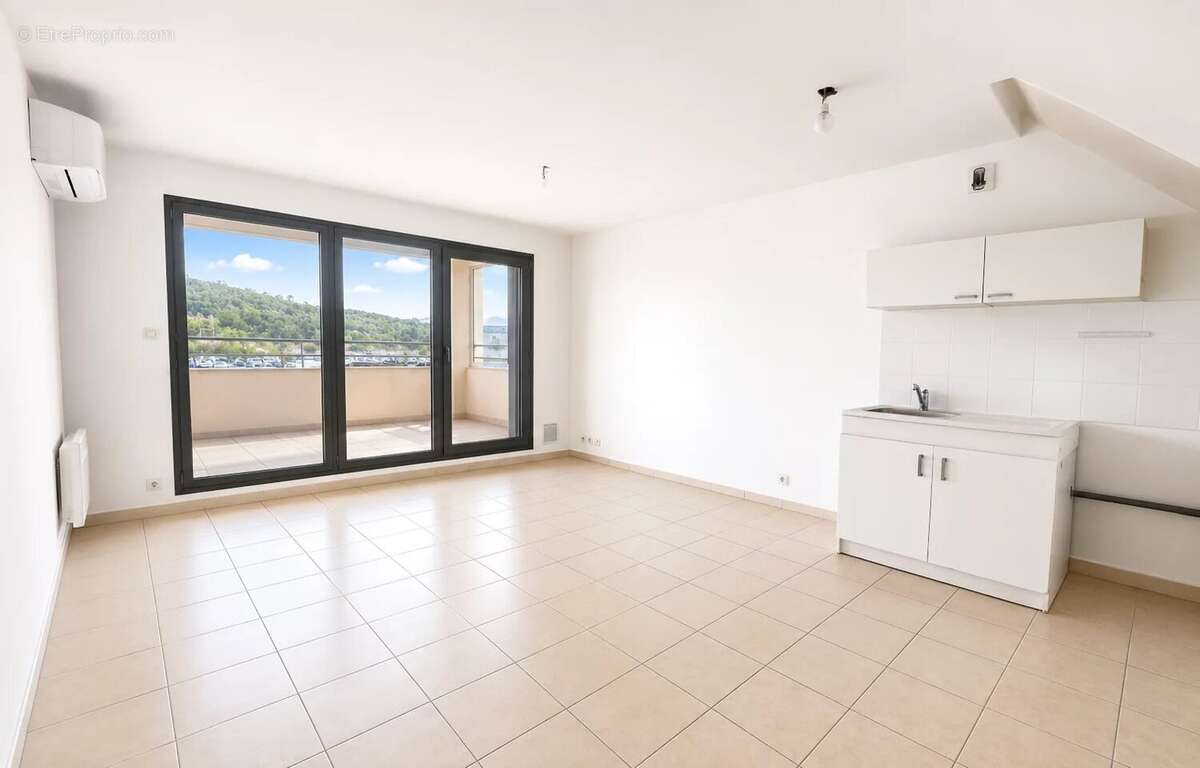 Appartement à SANARY-SUR-MER