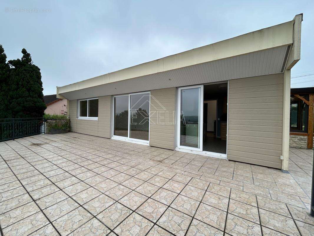 Maison à BONNIERES-SUR-SEINE