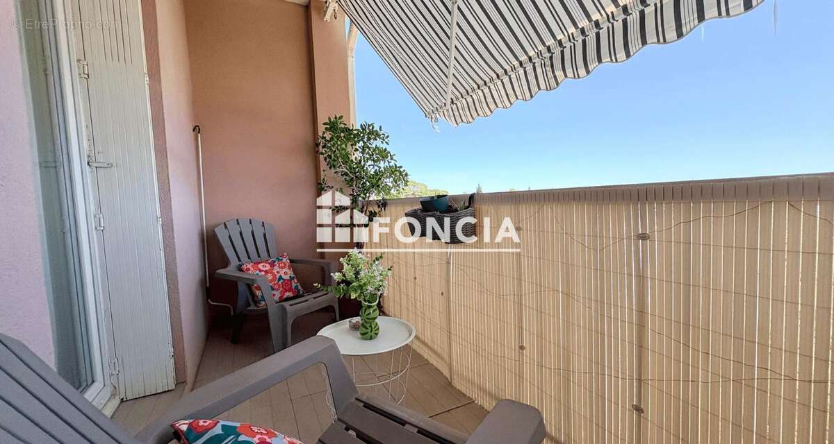A vendre superbe t3 renove avec cave + stationnement libre - dernier etage - photo 2