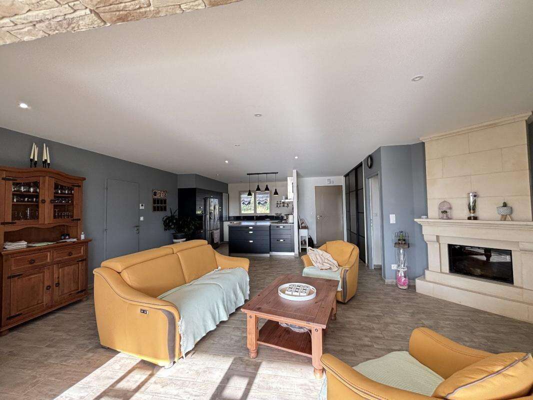 Maison à THEIL-RABIER