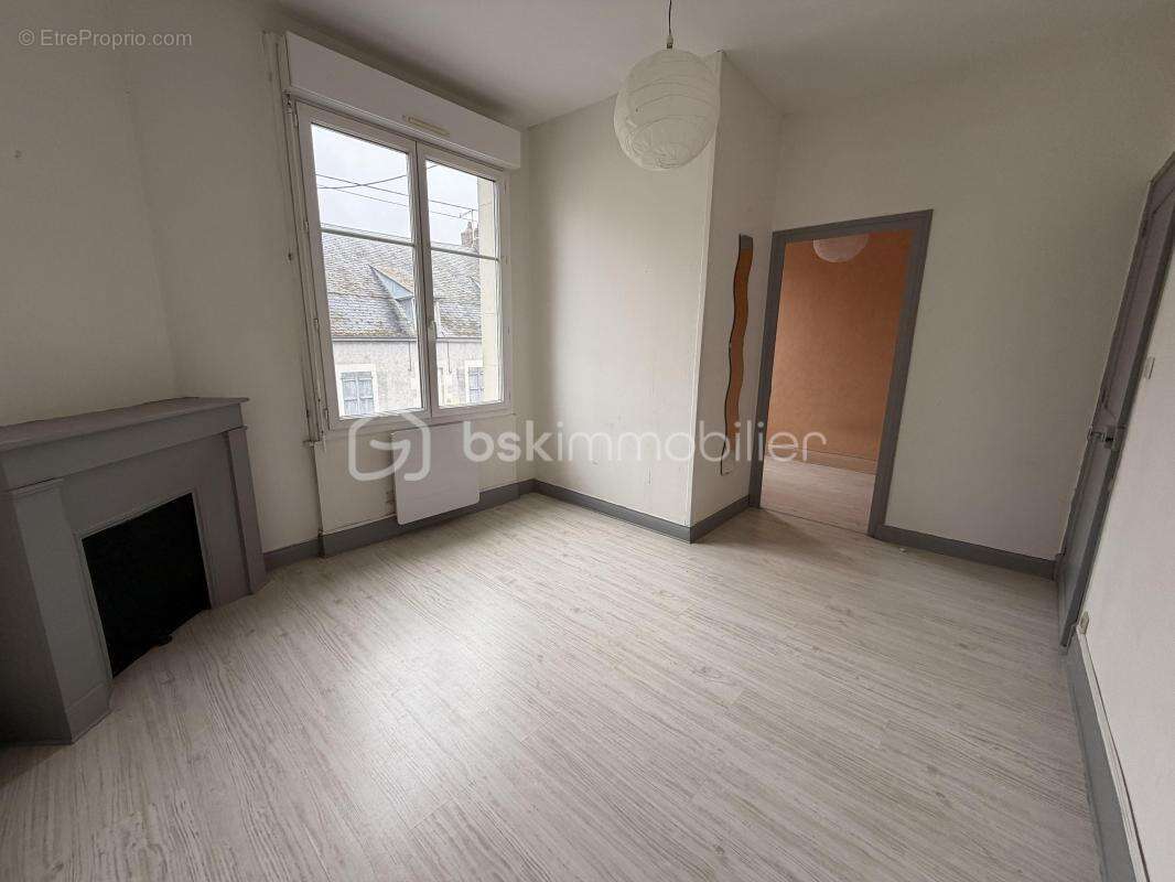 Appartement à LA GUERCHE-SUR-L'AUBOIS