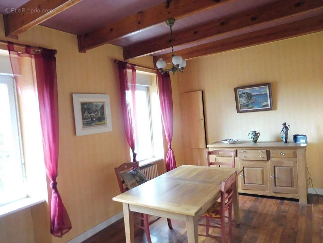 Maison à TREGOUREZ