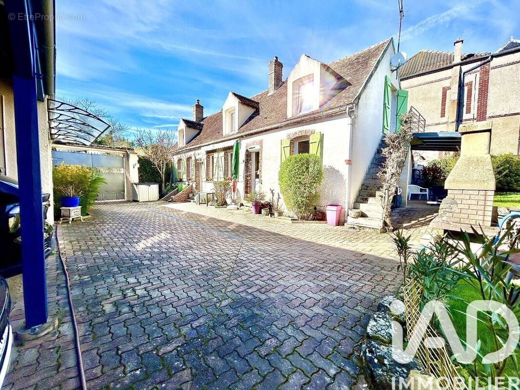 Photo 1 - Maison à SERGINES