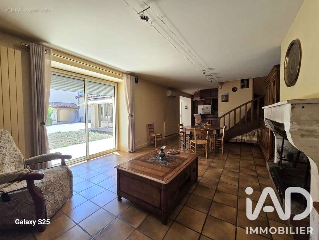 Maison 188 m² à Neuville-De-Poitou  - photo 5