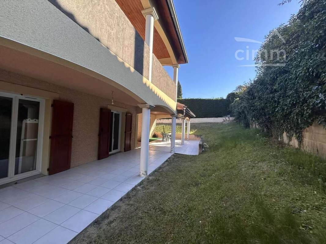 Maison à LE PEAGE-DE-ROUSSILLON