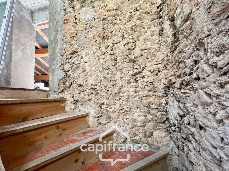 Maison à CAMPS-LA-SOURCE