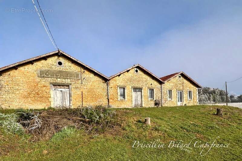 Maison à BORDS