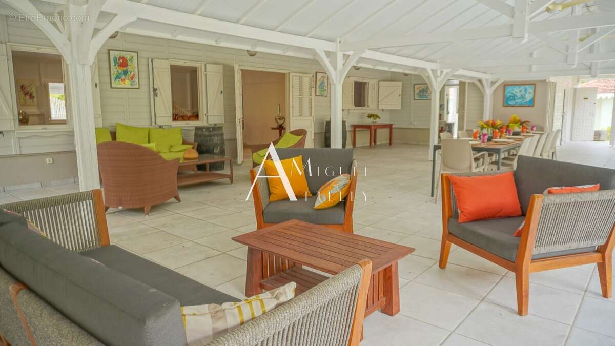 Maison 220 m² à Sainte-Anne  - photo 8