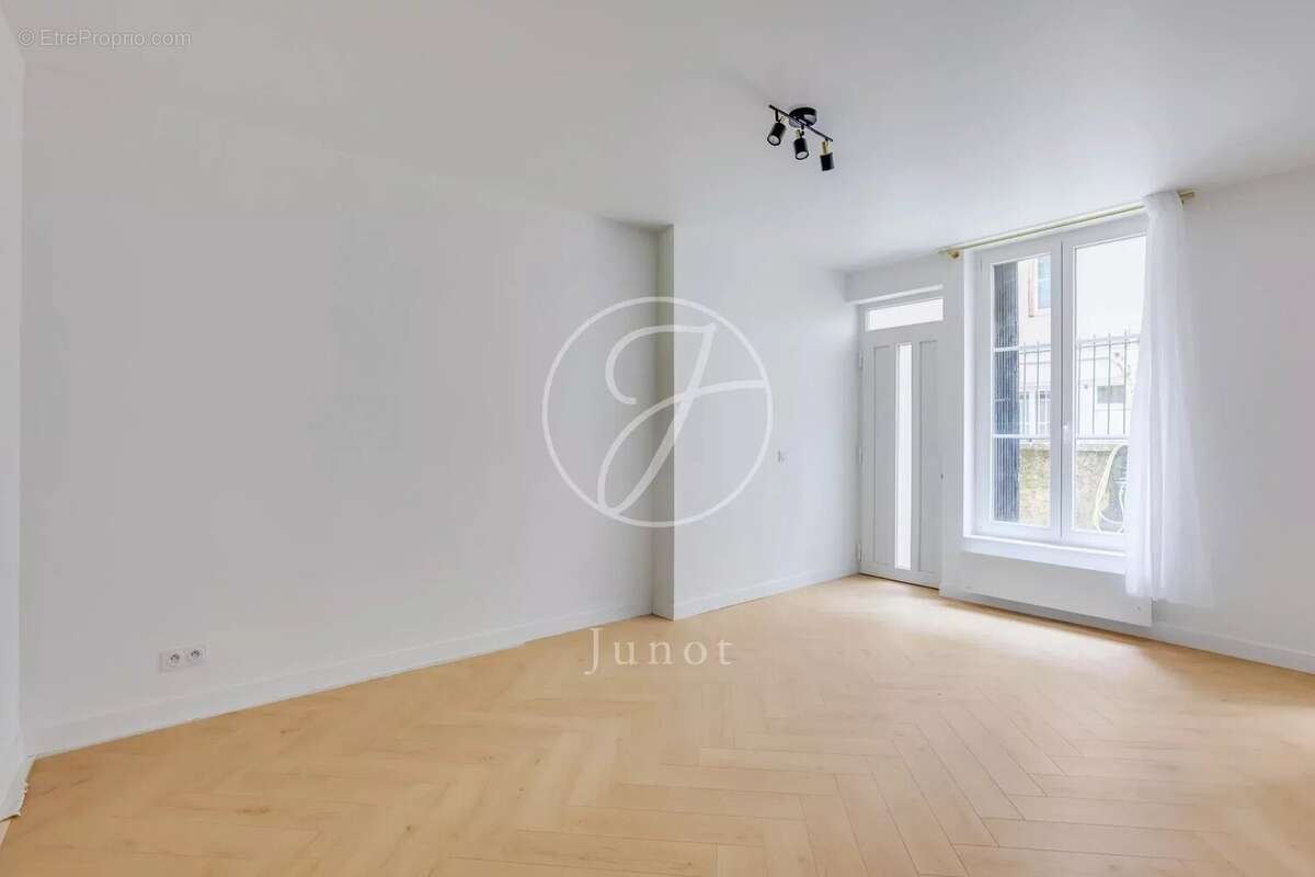 Appartement à PARIS-9E