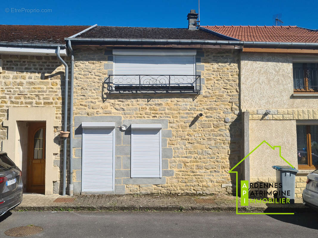 Maison à RENWEZ