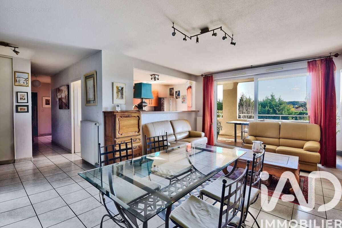 Photo 2 - Appartement à SAINT-GENIS-LAVAL