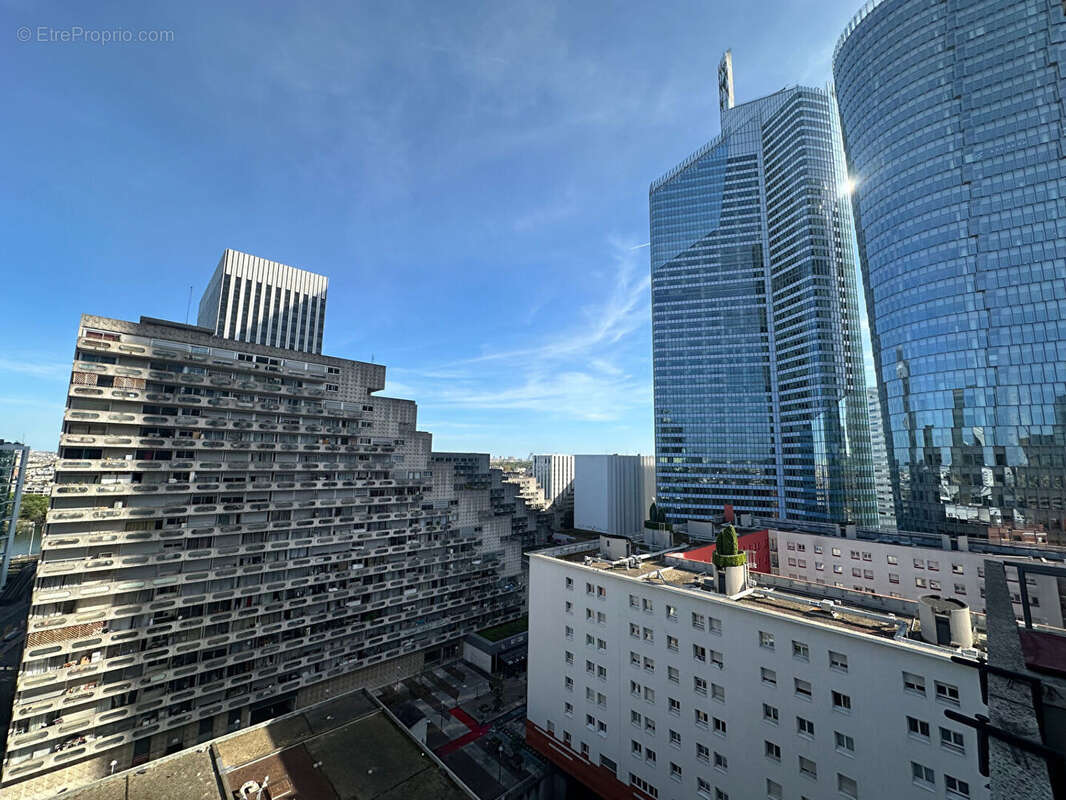 Appartement à COURBEVOIE