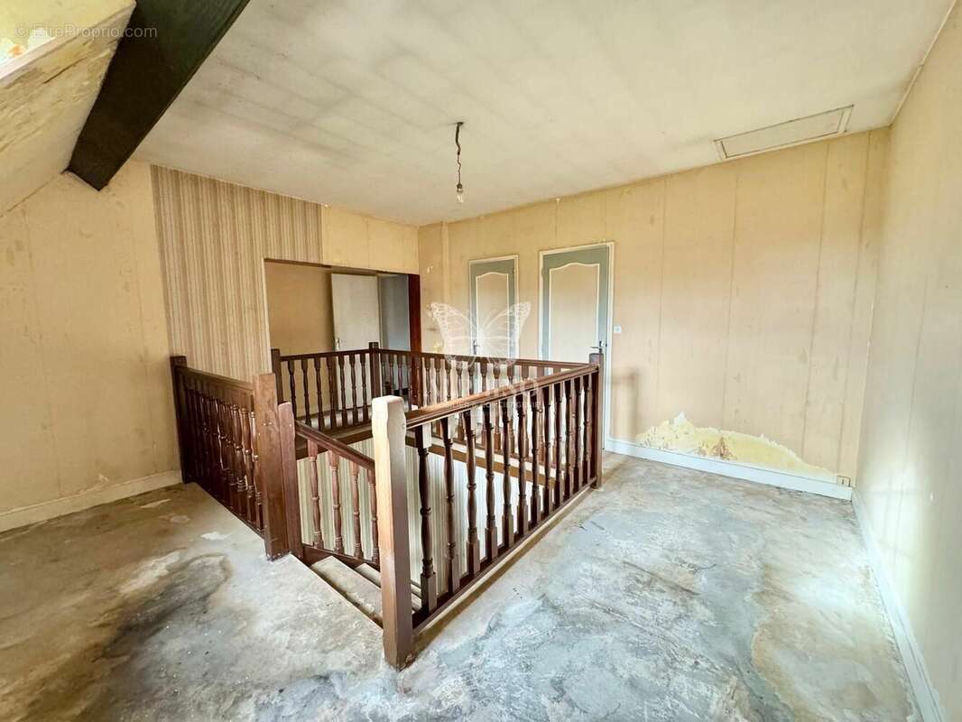 Maison à CONDAT-SUR-VIENNE