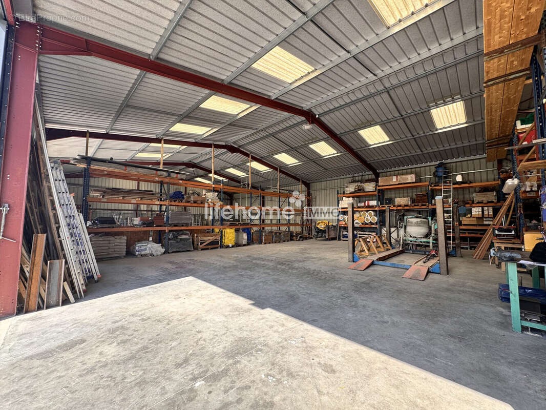 Commerce 684 m² à Chateauroux  - photo 4