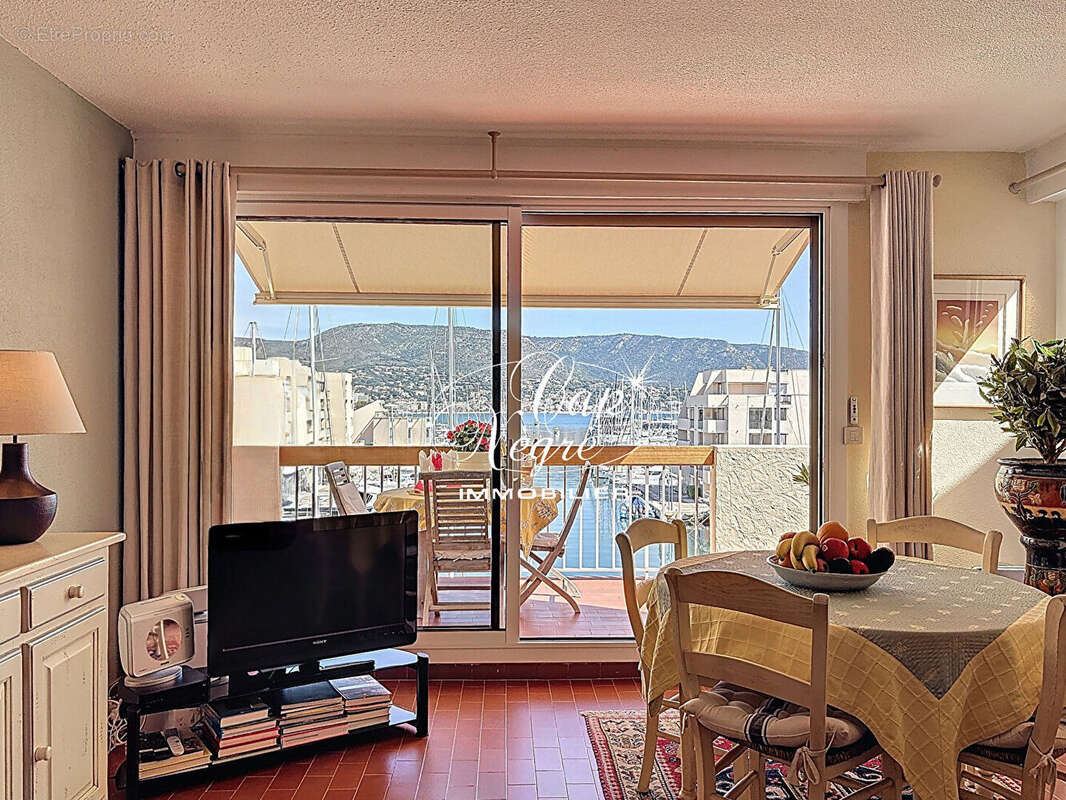 Appartement à BORMES-LES-MIMOSAS