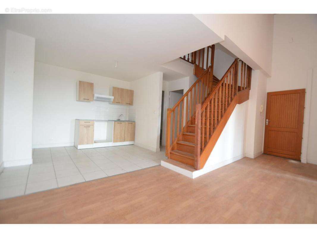 Appartement à COUTRAS