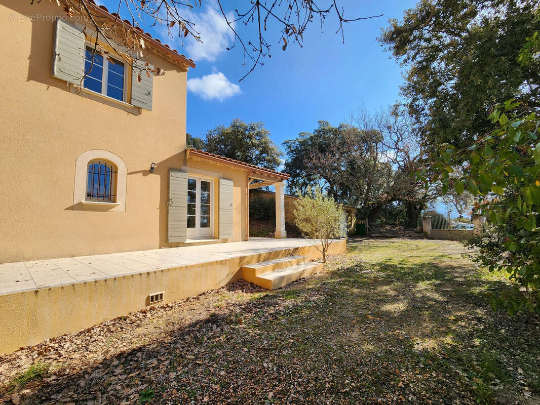 Maison à MERINDOL-LES-OLIVIERS