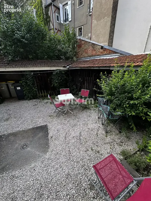T3 meublé au 4ᵉ étage dans un bel immeuble de style haussmannien, idéalement situé - photo 9