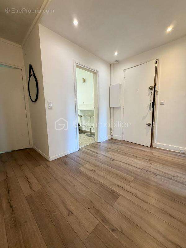 Appartement f4 76m2 + parking + cave - photo 2
