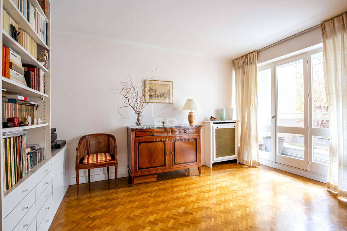 Appartement à PARIS-12E