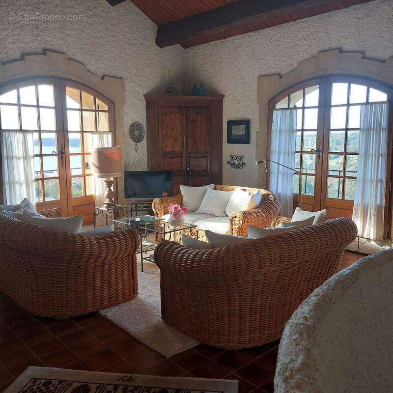 Maison à SAINT-CHAMAS