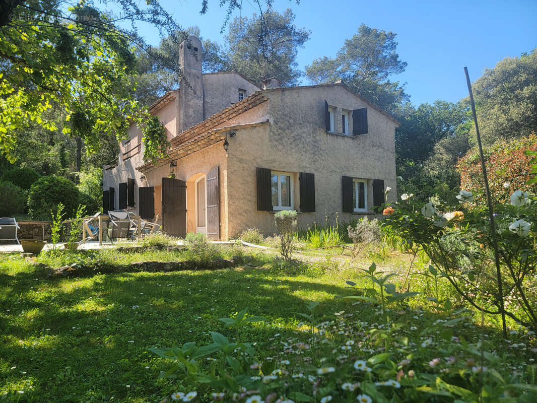 Maison à VALBONNE