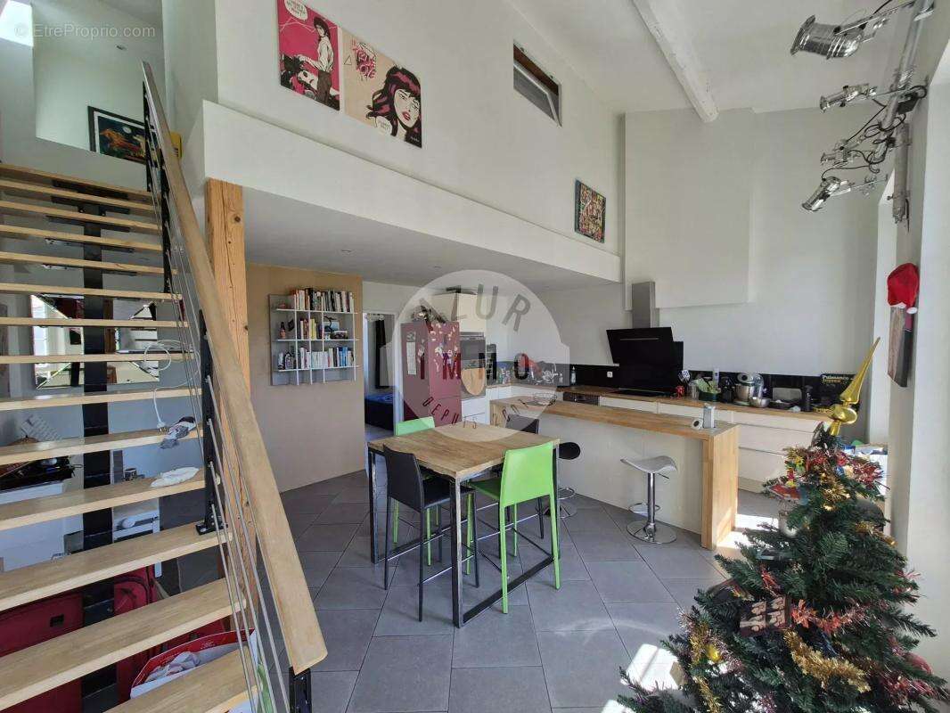 Appartement à ROQUEVAIRE