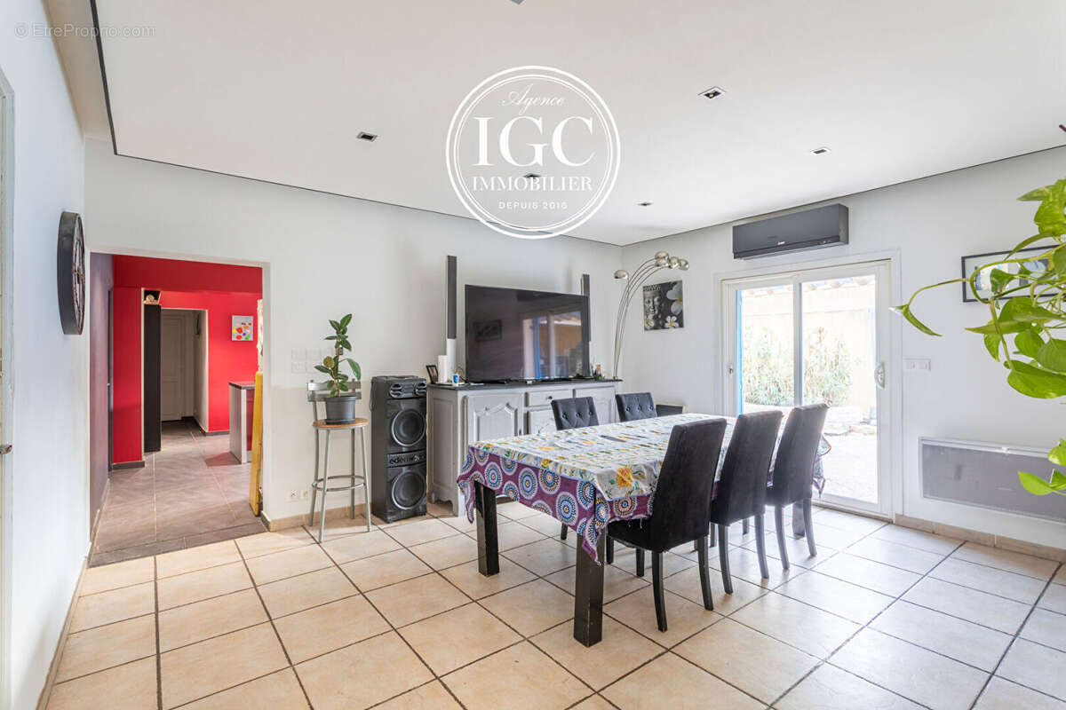 Maison à CHATEAUNEUF-LES-MARTIGUES