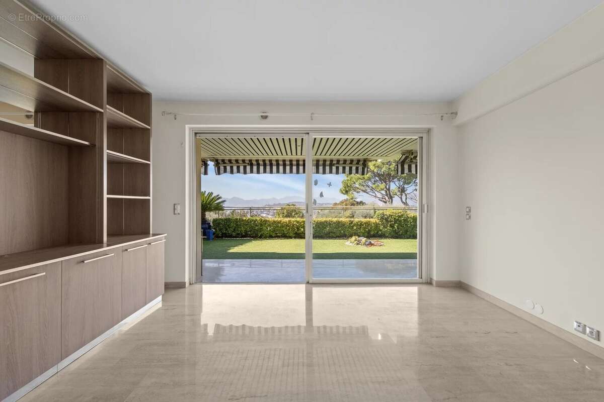 Appartement à LE CANNET