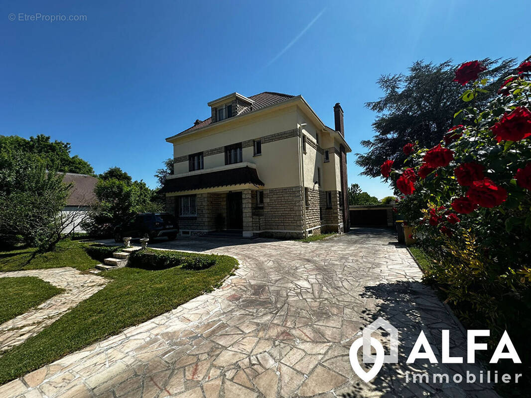 Maison à MONTMORENCY