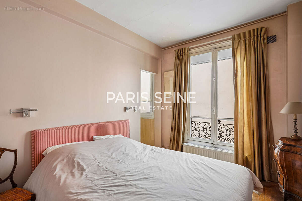 Appartement à PARIS-7E