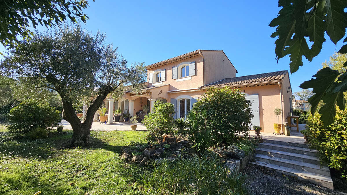 Maison à BAGNOLS-EN-FORET