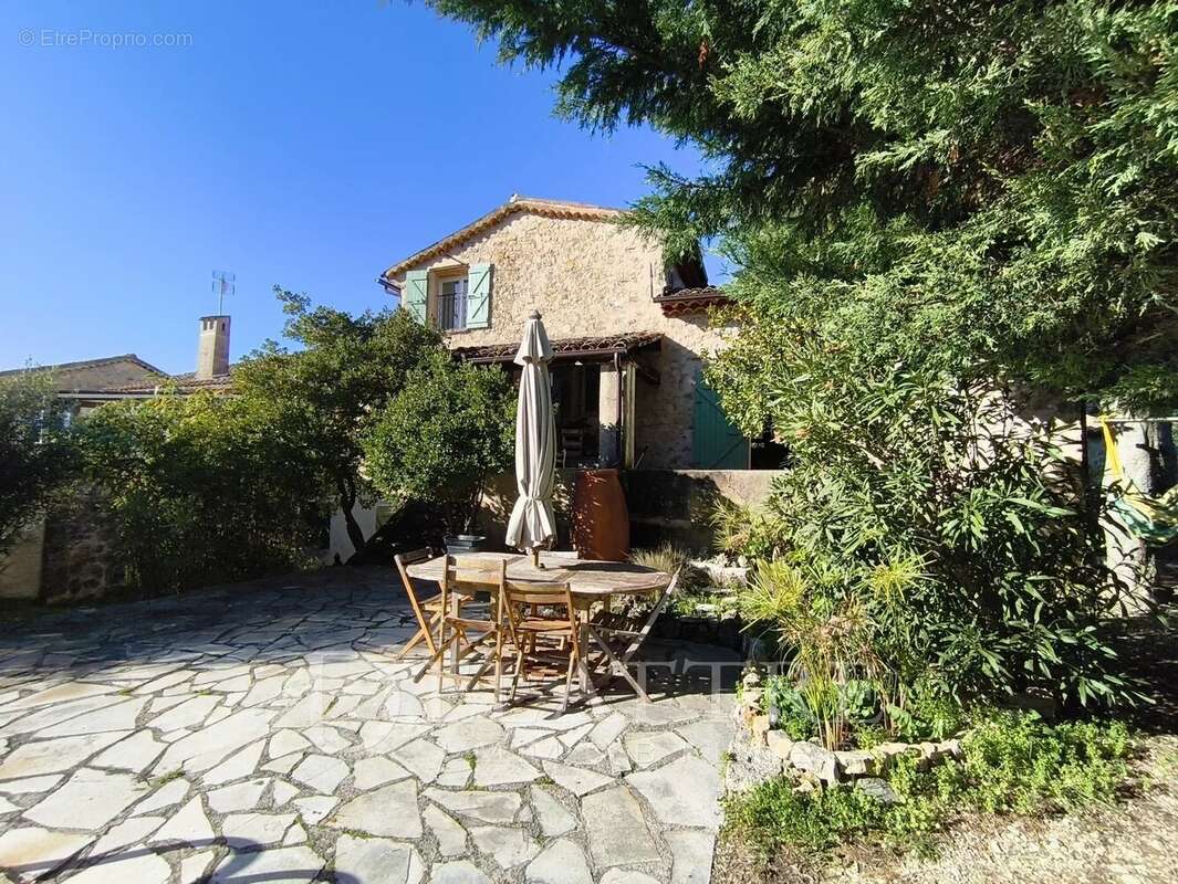 Maison à LE ROURET