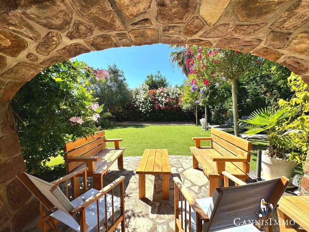 Maison à MANDELIEU-LA-NAPOULE