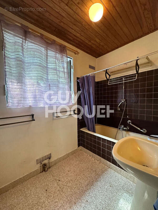 Maison à DAMPIERRE-SUR-AVRE