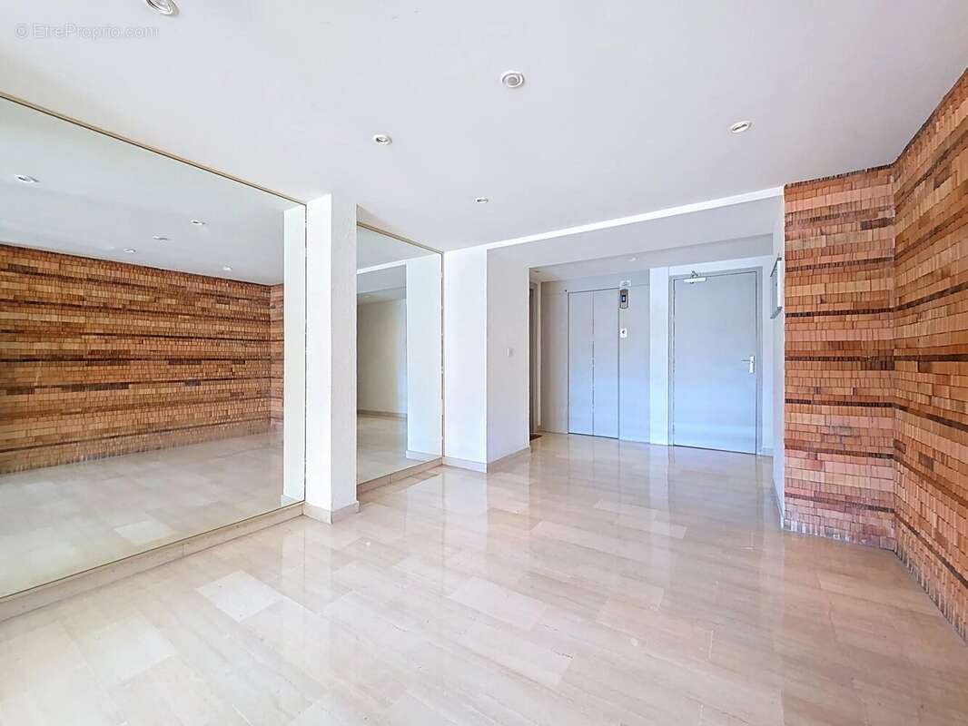 Appartement à LE CANNET