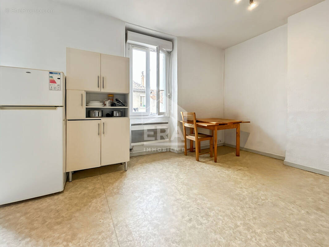 Appartement à MARSEILLE-4E