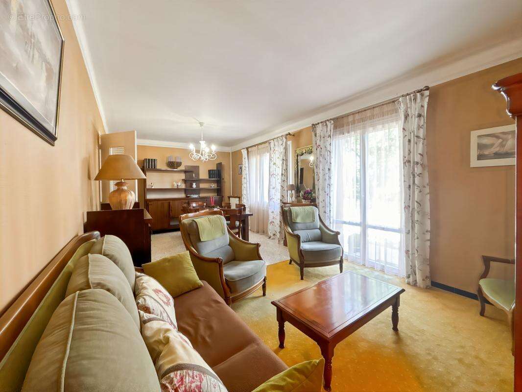 Maison à CHATEAU-ARNOUX-SAINT-AUBAN