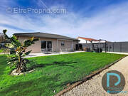 Maison à CRUZILLES-LES-MEPILLAT