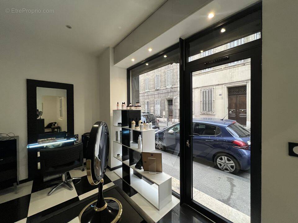 Commerce à MARSEILLE-4E